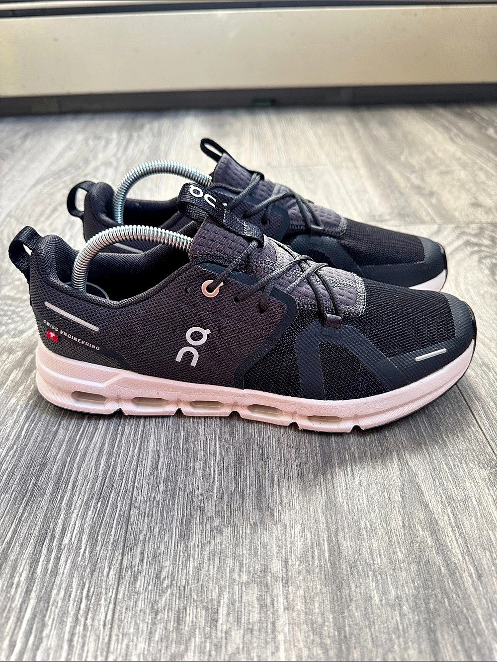 On Cloudswift Women's Athletic Shoes US 6.5 Like New